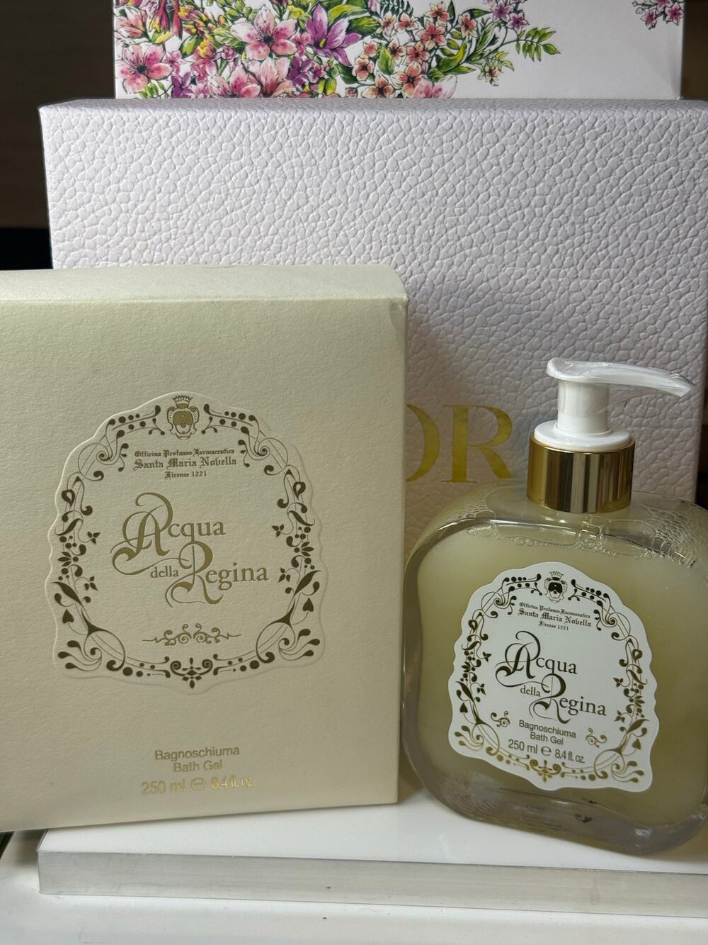 Santa Maria Novella  Acqua Della Regina Bath Gel - 250 mL - NEW in box